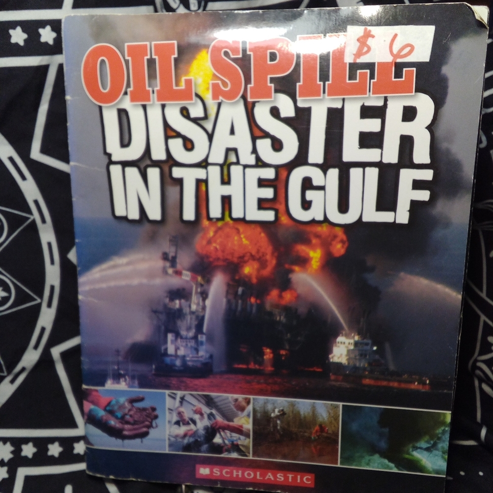 3 FOR $10 SCHOLASTIC OIL SPILL DISASTERS ON THE GULF PAPERBACK BOOK